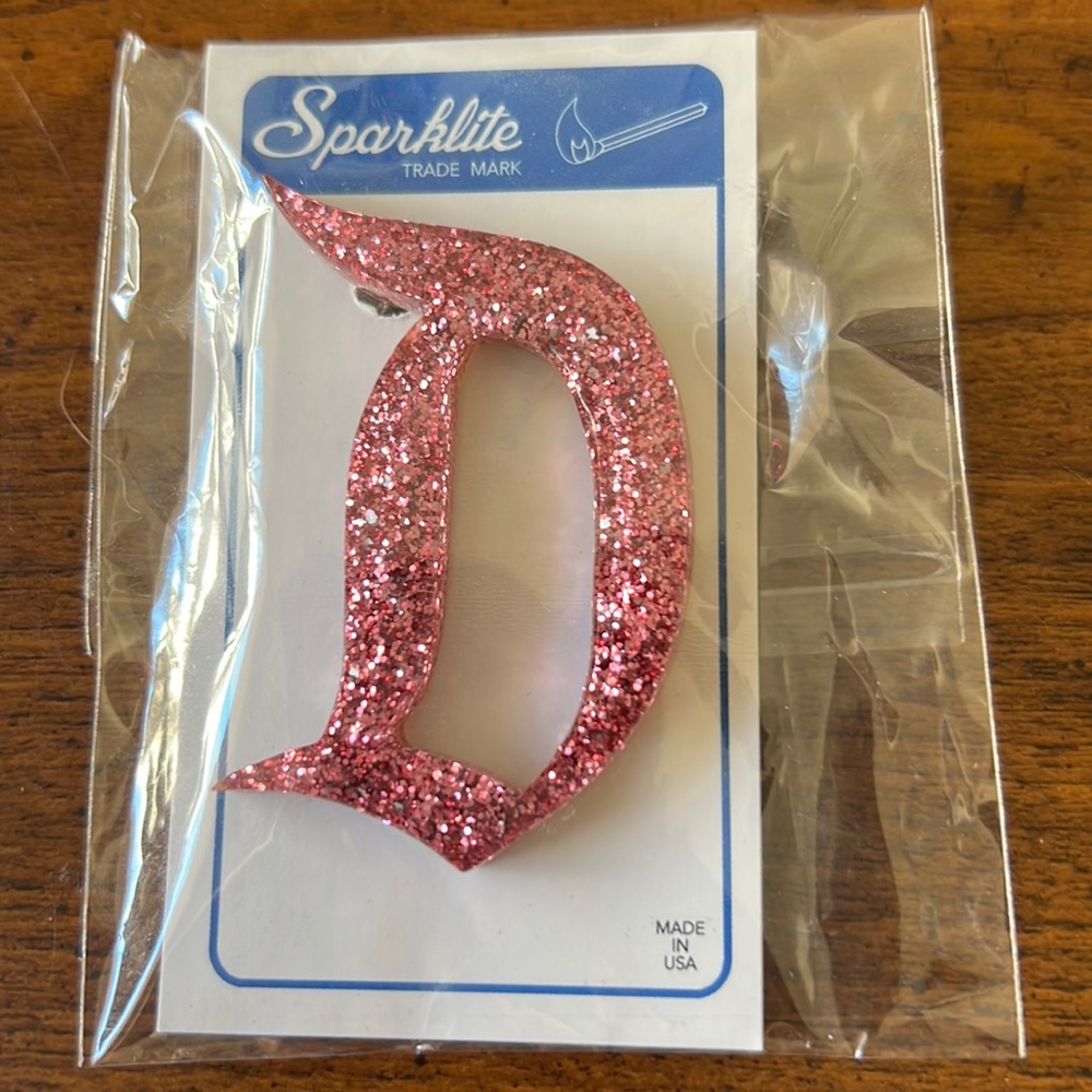 Disney vintage style D pin